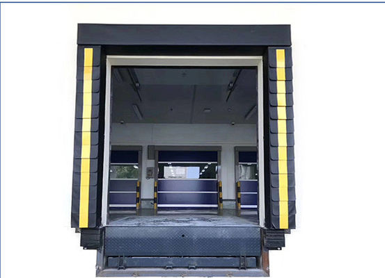 Black Airbag Retractable Loading Dock Shelters Anti Crush Sponge Customized